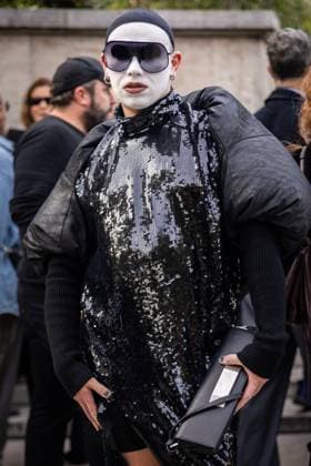 Guest at Rick Owens Women Ready to Wear Spring Summer 2026 Collection fashion show, during Paris Fashion Week on october 2nd 2025 Julien Sarkissian Bestimage Celebrities at Rick Owens Women Ready to Wear Spring Summer 2026 Collection fashion show, during Paris Fashion Week on october 2nd 2025 Paris France  Copyright: xJulienxSarkissianx xBestimagexJulienxSarkissianx xBestimagex