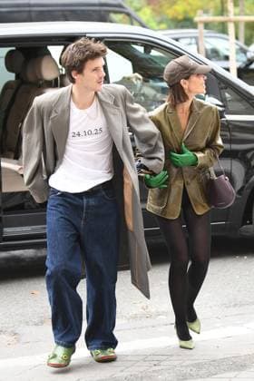 Cruz Beckham and his partner Jackie Apostel are back to their hotel during Fashion Week in Paris October 3, 2025 Cruz Beckham and his partner Jackie Apostel are coming back to their hotel in Paris, Cruz was wearing some bizarre frog shoes Paris France  Copyright: xAgence BestimagexAgence Bestimagex