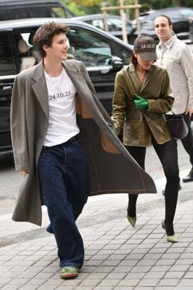 Cruz Beckham and his partner Jackie Apostel are back to their hotel during Fashion Week in Paris October 3, 2025 Cruz Beckham and his partner Jackie Apostel are coming back to their hotel in Paris, Cruz was wearing some bizarre frog shoes Paris France  Copyright: xAgence BestimagexAgence Bestimagex
