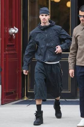 PFW - Romeo Beckham Leaves His Hotel Romeo Beckham leaves his hotel in Paris, France on October 3, 2025, during Paris Fashion Week. Photo by Florian Poitout ABACAPRESS.COM Paris France  Copyright: xPoitoutxFlorian ABACAx