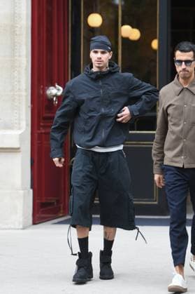 PFW - Romeo Beckham Leaves His Hotel Romeo Beckham leaves his hotel in Paris, France on October 3, 2025, during Paris Fashion Week. Photo by Florian Poitout ABACAPRESS.COM Paris France  Copyright: xPoitoutxFlorian ABACAx