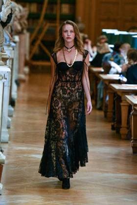 PFW - Wild Rose & Sparrow A model poses on the runway during Wild Rose & Sparrow SS26 PFW Runway Show, Nuit Au Ballet as part of Paris Fashion Week on October 2, 2025 in Paris, France. Photo by Shootpix ABACAPRESS.COM Paris France  Copyright: xShootpix ABACAx