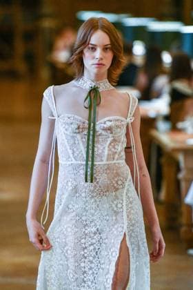 PFW - Wild Rose & Sparrow A model poses on the runway during Wild Rose & Sparrow SS26 PFW Runway Show, Nuit Au Ballet as part of Paris Fashion Week on October 2, 2025 in Paris, France. Photo by Shootpix ABACAPRESS.COM Paris France  Copyright: xShootpix ABACAx