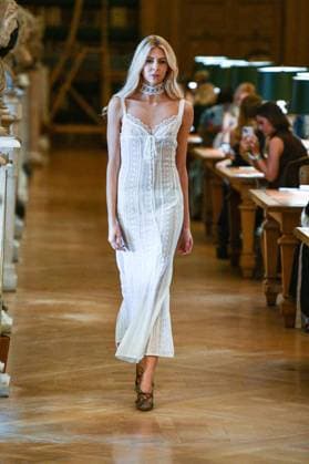 PFW - Wild Rose & Sparrow A model poses on the runway during Wild Rose & Sparrow SS26 PFW Runway Show, Nuit Au Ballet as part of Paris Fashion Week on October 2, 2025 in Paris, France. Photo by Shootpix ABACAPRESS.COM Paris France  Copyright: xShootpix ABACAx