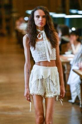 PFW - Wild Rose & Sparrow A model poses on the runway during Wild Rose & Sparrow SS26 PFW Runway Show, Nuit Au Ballet as part of Paris Fashion Week on October 2, 2025 in Paris, France. Photo by Shootpix ABACAPRESS.COM Paris France  Copyright: xShootpix ABACAx