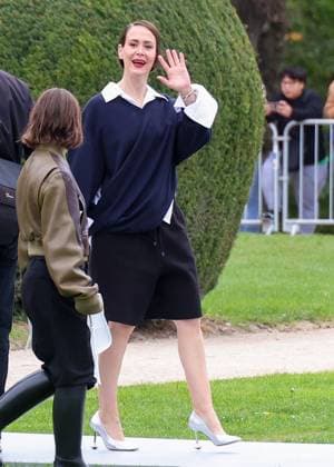 Sarah Paulson at the arrivals of the Loewe Collection Femme Prêt à Porter Printemps Eté 2026 show during Paris Fashion Week PFW , at the Cité Universitaire in Paris, France, October 03, 2025 Denis Guignebourg Bestimage Arrivals Loewe fashion show as part of Spring Summer 2026 Paris Fashion Week on October 03, 2025 in Paris, France Paris France  Copyright: xDenisxGuignebourgx xBestimagexDenisxGuignebourgx xBestimagex