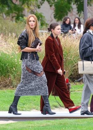 Guest aux arrivées du défilé Loewe Collection Femme Prêt à Porter Printemps Eté 2026 lors de la Fashion Week de Paris PFW , à la Cité Universitaire de Paris, France, le 3 octobre 2025 Denis Guignebourg Bestimage Arrivals Loewe fashion show as part of Spring Summer 2026 Paris Fashion Week on October 03, 2025 in Paris, France Paris France  Copyright: xDenisxGuignebourgx xBestimagexDenisxGuignebourgx xBestimagex