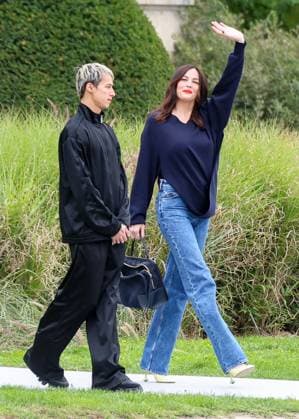 Liv Tyler aux arrivals du défilé Loewe Collection Femme Prêt à Porter Printemps Eté 2026 lors de la Fashion Week de Paris PFW , à la Cité Universitaire de Paris, France, le 3 octobre 2025 Denis Guignebourg Bestimage Arrivals Loewe fashion show as part of Spring Summer 2026 Paris Fashion Week on October 03, 2025 in Paris, France Paris France  Copyright: xDenisxGuignebourgx xBestimagexDenisxGuignebourgx xBestimagex