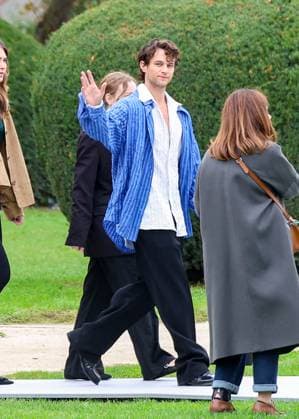Guest aux arrivées du défilé Loewe Collection Femme Prêt à Porter Printemps Eté 2026 lors de la Fashion Week de Paris PFW , à la Cité Universitaire de Paris, France, le 3 octobre 2025 Denis Guignebourg Bestimage Arrivals Loewe fashion show as part of Spring Summer 2026 Paris Fashion Week on October 03, 2025 in Paris, France Paris France  Copyright: xDenisxGuignebourgx xBestimagexDenisxGuignebourgx xBestimagex