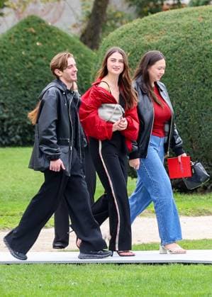 Raffey Cassidy aux arrivals du défilé Loewe Collection Femme Prêt à Porter Printemps Eté 2026 lors de la Fashion Week de Paris PFW , à la Cité Universitaire de Paris, France, le 3 octobre 2025 Denis Guignebourg Bestimage Arrivals Loewe fashion show as part of Spring Summer 2026 Paris Fashion Week on October 03, 2025 in Paris, France Paris France  Copyright: xDenisxGuignebourgx xBestimagexDenisxGuignebourgx xBestimagex