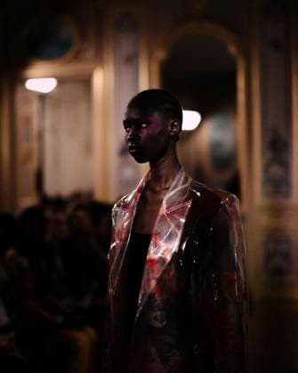 PFW - Leonard Paris A model presents a creation by Leonard Paris for the Women Ready-to-wear Spring-Summer 2026 collection as part of the Paris Fashion Week, in Paris on October 3, 2025. Photo by Eliot Blondet ABACAPRESS.COM Paris Ile-de-France France  Copyright: xBlondetxEliot ABACAx
