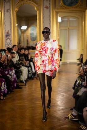 PFW - Leonard Paris A model presents a creation by Leonard Paris for the Women Ready-to-wear Spring-Summer 2026 collection as part of the Paris Fashion Week, in Paris on October 3, 2025. Photo by Eliot Blondet ABACAPRESS.COM Paris Ile-de-France France  Copyright: xBlondetxEliot ABACAx