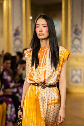 PFW - Leonard Paris A model presents a creation by Leonard Paris for the Women Ready-to-wear Spring-Summer 2026 collection as part of the Paris Fashion Week, in Paris on October 3, 2025. Photo by Eliot Blondet ABACAPRESS.COM Paris Ile-de-France France  Copyright: xBlondetxEliot ABACAx