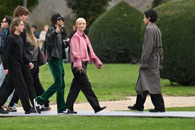 PFW Loewe Outside Arrivals Pom Klementieff arriving at Loewe show during Paris Fashion Week in Paris, France on October 3, 2025. Photo by Julien Reynaud APS-Medias ABACAPRESS.COM Paris France  Copyright: xReynaudxJulien APS-Medias ABACAx