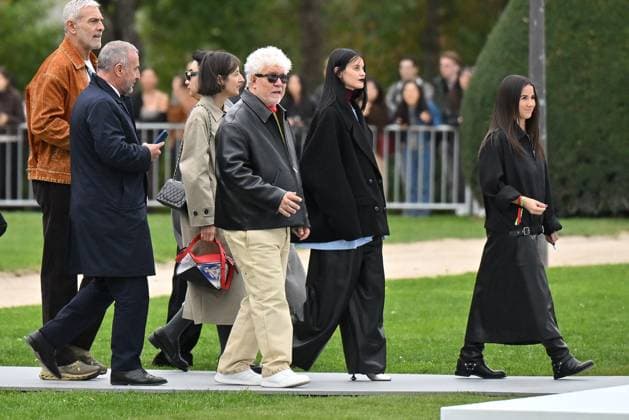 PFW Loewe Outside Arrivals Pedro Almodovar arriving at Loewe show during Paris Fashion Week in Paris, France on October 3, 2025. Photo by Julien Reynaud APS-Medias ABACAPRESS.COM Paris France  Copyright: xReynaudxJulien APS-Medias ABACAx