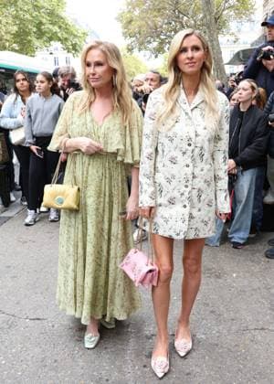 Kathy Hilton and daughter Nicky Hilton Rothschild at the arrivals of the Giambattista Valli Womens Ready to Wear Spring Summer 2026 Paris Fashion Week PFW show, at Giambattista Valli, in Paris, France, October 03, 2025 Denis Guignebourg Bestimage Arrivals Giambattista Valli fashion show as part of Spring Summer 2026 Paris Fashion Week on October 03, 2025 in Paris, France Paris France  Copyright: xDenisxGuignebourgx xBestimagexDenisxGuignebourgx xBestimagex