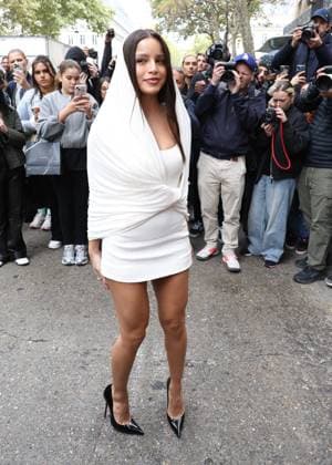 Emilia Mernes at the arrivals of the Giambattista Valli Womens Ready to Wear Spring Summer 2026 Paris Fashion Week PFW show, at Giambattista Valli, in Paris, France, October 03, 2025 Denis Guignebourg Bestimage Arrivals Giambattista Valli fashion show as part of Spring Summer 2026 Paris Fashion Week on October 03, 2025 in Paris, France Paris France  Copyright: xDenisxGuignebourgx xBestimagexDenisxGuignebourgx xBestimagex