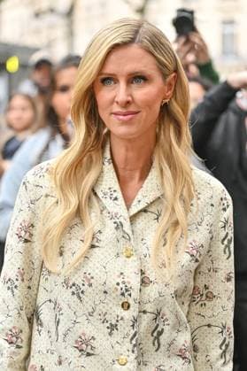 PFW Giambattista Valli Outside Arrivals Nicky Hilton arriving at Giambattista Valli show during Paris Fashion Week in Paris, France on October 3, 2025. Photo by Julien Reynaud APS-Medias ABACAPRESS.COM Paris France  Copyright: xReynaudxJulien APS-Medias ABACAx