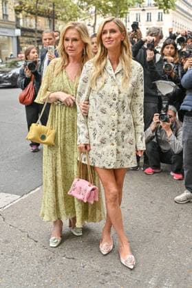 PFW Giambattista Valli Outside Arrivals Kathy Hilton, Nicky Hilton arriving at Giambattista Valli show during Paris Fashion Week in Paris, France on October 3, 2025. Photo by Julien Reynaud APS-Medias ABACAPRESS.COM Paris France  Copyright: xReynaudxJulien APS-Medias ABACAx