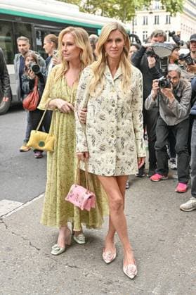 PFW Giambattista Valli Outside Arrivals Kathy Hilton, Nicky Hilton arriving at Giambattista Valli show during Paris Fashion Week in Paris, France on October 3, 2025. Photo by Julien Reynaud APS-Medias ABACAPRESS.COM Paris France  Copyright: xReynaudxJulien APS-Medias ABACAx