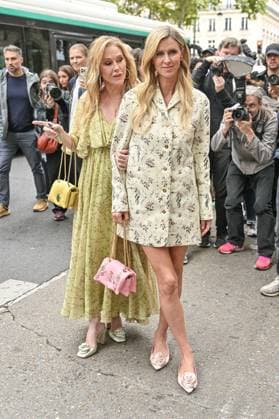 PFW Giambattista Valli Outside Arrivals Kathy Hilton, Nicky Hilton arriving at Giambattista Valli show during Paris Fashion Week in Paris, France on October 3, 2025. Photo by Julien Reynaud APS-Medias ABACAPRESS.COM Paris France  Copyright: xReynaudxJulien APS-Medias ABACAx