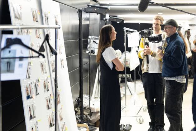 Vaillant Artistic Director Alice Vaillant Daughter of Anne Roumanoff Backstage at the Vaillant Womens Ready to Wear Spring Summer 2026 Paris Fashion Week PFW show at the Opera Bastille in Paris, France on October 03, 2025 Julien Sarkissian Bestimage Backstage Vaillant fashion show as part of Spring Summer 2026 Paris Fashion Week on October 03, 2025 in Paris, France Paris France  Copyright: xJulienxSarkissianx xBestimagexJulienxSarkissianx xBestimagex