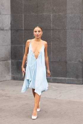 Louise rgt aux arrivals du défilé Vaillant Collection Femme Prêt à Porter Printemps Eté 2026 lors de la Fashion Week de Paris PFW , à lOpera Bastille de Paris, France, le 3 octobre 2025 Julien Sarkissian Bestimage Arrivals Vaillant fashion show as part of Spring Summer 2026 Paris Fashion Week on October 03, 2025 in Paris, France Paris France  Copyright: xJulienxSarkissianx xBestimagexJulienxSarkissianx xBestimagex