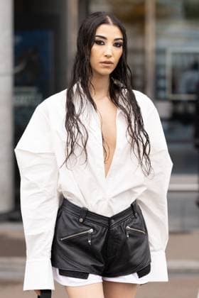 Guest aux arrivals du défilé Vaillant Collection Femme Prêt à Porter Printemps Eté 2026 lors de la Fashion Week de Paris PFW , à lOpera Bastille de Paris, France, le 3 octobre 2025 Julien Sarkissian Bestimage Arrivals Vaillant fashion show as part of Spring Summer 2026 Paris Fashion Week on October 03, 2025 in Paris, France Paris France  Copyright: xJulienxSarkissianx xBestimagexJulienxSarkissianx xBestimagex