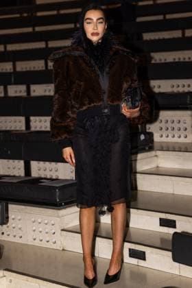 Izi Angus au Front Row du défilé Vaillant Collection Femme Prêt à Porter Printemps Eté 2026 lors de la Fashion Week de Paris PFW , à lOpera Bastille de Paris, France, le 3 octobre 2025 Julien Sarkissian Bestimage Front Row Vaillant fashion show as part of Spring Summer 2026 Paris Fashion Week on October 03, 2025 in Paris, France Paris France  Copyright: xJulienxSarkissianx xBestimagexJulienxSarkissianx xBestimagex