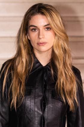 Adèle Castillon au Front Row du défilé Vaillant Collection Femme Prêt à Porter Printemps Eté 2026 lors de la Fashion Week de Paris PFW , à lOpera Bastille de Paris, France, le 3 octobre 2025 Julien Sarkissian Bestimage Front Row Vaillant fashion show as part of Spring Summer 2026 Paris Fashion Week on October 03, 2025 in Paris, France Paris France  Copyright: xJulienxSarkissianx xBestimagexJulienxSarkissianx xBestimagex