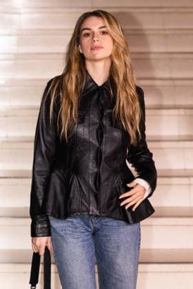 Adèle Castillon au Front Row du défilé Vaillant Collection Femme Prêt à Porter Printemps Eté 2026 lors de la Fashion Week de Paris PFW , à lOpera Bastille de Paris, France, le 3 octobre 2025 Julien Sarkissian Bestimage Front Row Vaillant fashion show as part of Spring Summer 2026 Paris Fashion Week on October 03, 2025 in Paris, France Paris France  Copyright: xJulienxSarkissianx xBestimagexJulienxSarkissianx xBestimagex