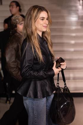Adèle Castillon au Front Row du défilé Vaillant Collection Femme Prêt à Porter Printemps Eté 2026 lors de la Fashion Week de Paris PFW , à lOpera Bastille de Paris, France, le 3 octobre 2025 Julien Sarkissian Bestimage Front Row Vaillant fashion show as part of Spring Summer 2026 Paris Fashion Week on October 03, 2025 in Paris, France Paris France  Copyright: xJulienxSarkissianx xBestimagexJulienxSarkissianx xBestimagex