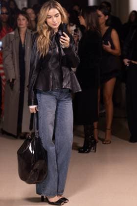 Adèle Castillon au Front Row du défilé Vaillant Collection Femme Prêt à Porter Printemps Eté 2026 lors de la Fashion Week de Paris PFW , à lOpera Bastille de Paris, France, le 3 octobre 2025 Julien Sarkissian Bestimage Front Row Vaillant fashion show as part of Spring Summer 2026 Paris Fashion Week on October 03, 2025 in Paris, France Paris France  Copyright: xJulienxSarkissianx xBestimagexJulienxSarkissianx xBestimagex