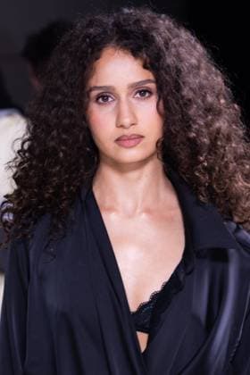 Oulaya Amamra au Front Row du défilé Vaillant Collection Femme Prêt à Porter Printemps Eté 2026 lors de la Fashion Week de Paris PFW , à lOpera Bastille de Paris, France, le 3 octobre 2025 Julien Sarkissian Bestimage Front Row Vaillant fashion show as part of Spring Summer 2026 Paris Fashion Week on October 03, 2025 in Paris, France Paris France  Copyright: xJulienxSarkissianx xBestimagexJulienxSarkissianx xBestimagex