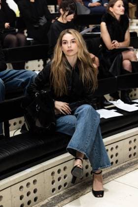 Adèle Castillon au Front Row du défilé Vaillant Collection Femme Prêt à Porter Printemps Eté 2026 lors de la Fashion Week de Paris PFW , à lOpera Bastille de Paris, France, le 3 octobre 2025 Julien Sarkissian Bestimage Front Row Vaillant fashion show as part of Spring Summer 2026 Paris Fashion Week on October 03, 2025 in Paris, France Paris France  Copyright: xJulienxSarkissianx xBestimagexJulienxSarkissianx xBestimagex