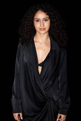 Oulaya Amamra au Front Row du défilé Vaillant Collection Femme Prêt à Porter Printemps Eté 2026 lors de la Fashion Week de Paris PFW , à lOpera Bastille de Paris, France, le 3 octobre 2025 Julien Sarkissian Bestimage Front Row Vaillant fashion show as part of Spring Summer 2026 Paris Fashion Week on October 03, 2025 in Paris, France Paris France  Copyright: xJulienxSarkissianx xBestimagexJulienxSarkissianx xBestimagex