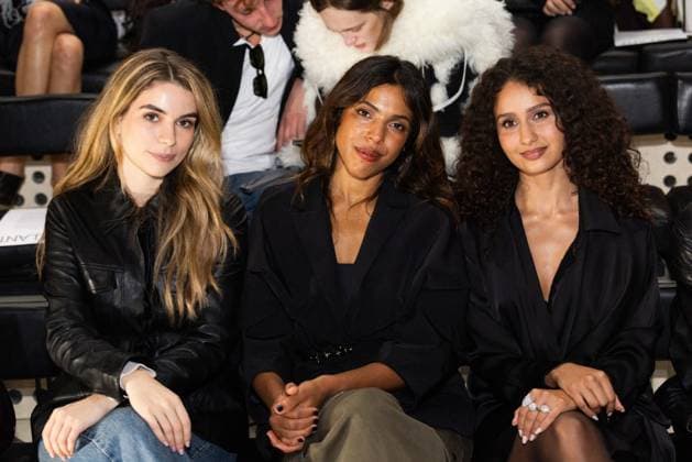 Adèle Castillon, Zita Hanrot, Oulaya Amamra au Front Row du défilé Vaillant Collection Femme Prêt à Porter Printemps Eté 2026 lors de la Fashion Week de Paris PFW , à lOpera Bastille de Paris, France, le 3 octobre 2025 Julien Sarkissian Bestimage Front Row Vaillant fashion show as part of Spring Summer 2026 Paris Fashion Week on October 03, 2025 in Paris, France Paris France  Copyright: xJulienxSarkissianx xBestimagexJulienxSarkissianx xBestimagex