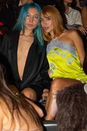 Pénélope Medioum, Loeva Soltani au Front Row du défilé Vaillant Collection Femme Prêt à Porter Printemps Eté 2026 lors de la Fashion Week de Paris PFW , à lOpera Bastille de Paris, France, le 3 octobre 2025 Julien Sarkissian Bestimage Front Row Vaillant fashion show as part of Spring Summer 2026 Paris Fashion Week on October 03, 2025 in Paris, France Paris France  Copyright: xJulienxSarkissianx xBestimagexJulienxSarkissianx xBestimagex