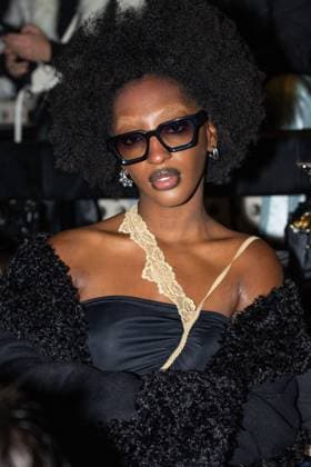 Ebony au Front Row du défilé Vaillant Collection Femme Prêt à Porter Printemps Eté 2026 lors de la Fashion Week de Paris PFW , à lOpera Bastille de Paris, France, le 3 octobre 2025 Julien Sarkissian Bestimage Front Row Vaillant fashion show as part of Spring Summer 2026 Paris Fashion Week on October 03, 2025 in Paris, France Paris France  Copyright: xJulienxSarkissianx xBestimagexJulienxSarkissianx xBestimagex