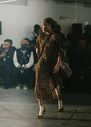 Winnie Harlow au défilé VETEMENTS Collection Femme Prêt à Porter Printemps Eté 2026 lors de la Fashion Week de Paris PFW , au 22 Avenue des Champs Élysées à Paris, France, le 3 octobre 2025 Sam Delpechage Bestimage Runway VETEMENTS fashion show as part of Spring Summer 2026 Paris Fashion Week on October 03, 2025 in Paris, France Paris France  Copyright: xSamxDelpechx xBestimagexSamxDelpechx xBestimagex