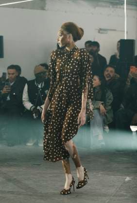 Winnie Harlow au défilé VETEMENTS Collection Femme Prêt à Porter Printemps Eté 2026 lors de la Fashion Week de Paris PFW , au 22 Avenue des Champs Élysées à Paris, France, le 3 octobre 2025 Sam Delpechage Bestimage Runway VETEMENTS fashion show as part of Spring Summer 2026 Paris Fashion Week on October 03, 2025 in Paris, France Paris France  Copyright: xSamxDelpechx xBestimagexSamxDelpechx xBestimagex