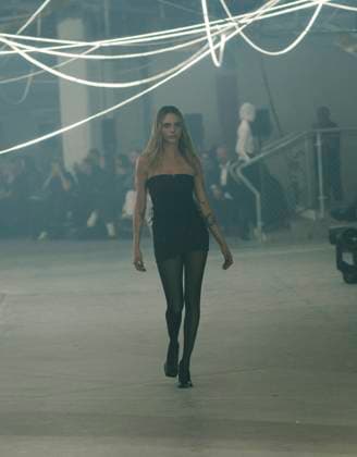 Cara Delevingne at the VETEMENTS Collection Femme Prêt à Porter Printemps Eté 2026 show at Paris Fashion Week PFW , 22 Avenue des Champs Élysées in Paris, France, October 03, 2025 Sam Delpech Bestimage Runway VETEMENTS fashion show as part of Spring Summer 2026 Paris Fashion Week on October 03, 2025 in Paris, France Paris France  Copyright: xSamxDelpechx xBestimagexSamxDelpechx xBestimagex