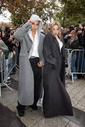 Tarzzan and Bailey Sok at the arrivals of the VETEMENTS fashion show Womens Collection Prêt à Porter Spring Summer 2026 at Paris Fashion Week PFW , 22 Avenue des Champs Élysées in Paris, France, October 03, 2025 Jeremy Melloul Bestimage Arrivals VETEMENTS fashion show as part of Spring Summer 2026 Paris Fashion Week on October 03, 2025 in Paris France Paris France  Copyright: xJeremyxMelloulx xBestimagexJeremyxMelloulx xBestimagex