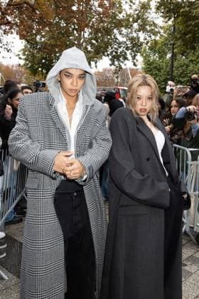 Tarzzan and Bailey Sok at the arrivals of the VETEMENTS fashion show Womens Collection Prêt à Porter Spring Summer 2026 at Paris Fashion Week PFW , 22 Avenue des Champs Élysées in Paris, France, October 03, 2025 Jeremy Melloul Bestimage Arrivals VETEMENTS fashion show as part of Spring Summer 2026 Paris Fashion Week on October 03, 2025 in Paris France Paris France  Copyright: xJeremyxMelloulx xBestimagexJeremyxMelloulx xBestimagex