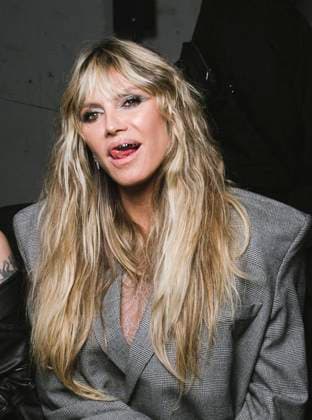 Heidi Klum at the Front Row of the VETEMENTS Collection Femme Prêt à Porter Printemps Eté 2026 fashion show as part of Paris Fashion Week PFW , 22 Avenue des Champs Élysées in Paris, France, October 03, 2025 Sam Delpech Bestimage Front Row VETEMENTS fashion show as part of Spring Summer 2026 Paris Fashion Week on October 03, 2025 in Paris, France Paris France  Copyright: xSamxDelpechx xBestimagexSamxDelpechx xBestimagex