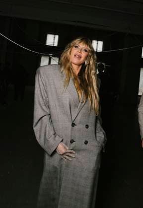 Heidi Klum at the Front Row of the VETEMENTS Collection Femme Prêt à Porter Printemps Eté 2026 fashion show as part of Paris Fashion Week PFW , 22 Avenue des Champs Élysées in Paris, France, October 03, 2025 Sam Delpech Bestimage Front Row VETEMENTS fashion show as part of Spring Summer 2026 Paris Fashion Week on October 03, 2025 in Paris, France Paris France  Copyright: xSamxDelpechx xBestimagexSamxDelpechx xBestimagex