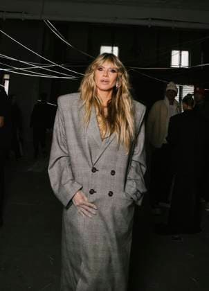 Heidi Klum at the Front Row of the VETEMENTS Collection Femme Prêt à Porter Printemps Eté 2026 fashion show as part of Paris Fashion Week PFW , 22 Avenue des Champs Élysées in Paris, France, October 03, 2025 Sam Delpech Bestimage Front Row VETEMENTS fashion show as part of Spring Summer 2026 Paris Fashion Week on October 03, 2025 in Paris, France Paris France  Copyright: xSamxDelpechx xBestimagexSamxDelpechx xBestimagex