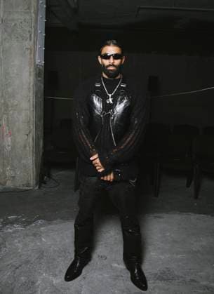 Guest on the Front Row of the VETEMENTS Collection Femme Prêt à Porter Printemps Eté 2026 show at Paris Fashion Week PFW , 22 Avenue des Champs Élysées in Paris, France, October 03, 2025 Sam Delpech Bestimage Front Row VETEMENTS fashion show as part of Spring Summer 2026 Paris Fashion Week on October 03, 2025 in Paris, France Paris France  Copyright: xSamxDelpechx xBestimagexSamxDelpechx xBestimagex