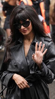 Jameela Jamil à la sortie du défilé Nina Ricci Collection Femme Prêt à Porter Printemps Eté 2026 lors de la Fashion Week de Paris, le 3 octobre 2025 Celebrities at Nina Ricci Women Ready to Wear Spring Summer 2026 Collection fashion show, during Paris Fashion Week, on October 3rd, 2025 Paris France  Copyright: xJulienxSarkissianx xBestimagexJulienxSarkissianx xBestimagex