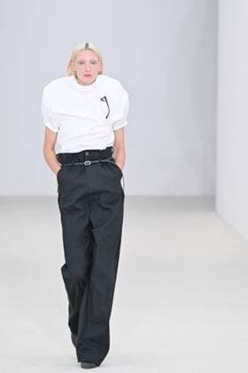 A model walks the runway during the Issey Miyake Ready to Wear Spring Summer 2026 fashion show as part of the Paris Fashion Week on October 3, 2025 in Paris, France Paris France  Copyright: xAgencex xBestimagexAgencex xBestimagex